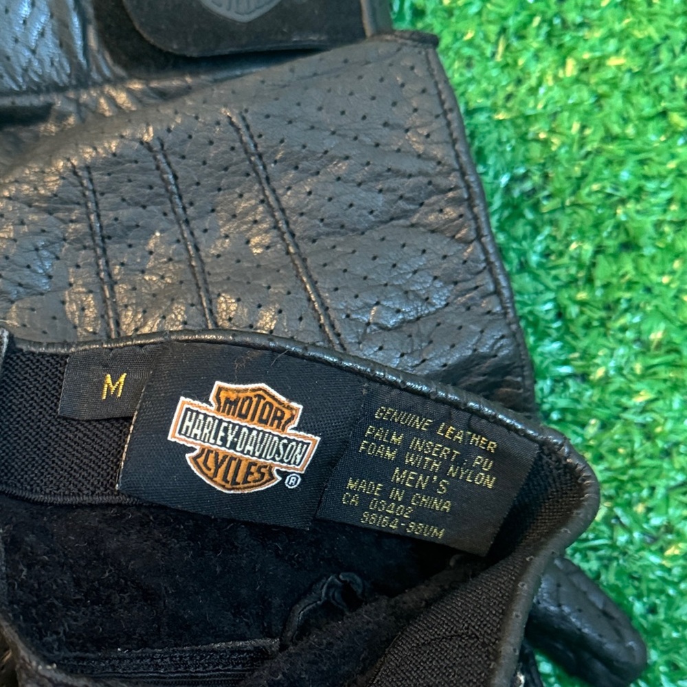 Harley-Davidson Black Leather Accessory Set - Picture 5 of 9